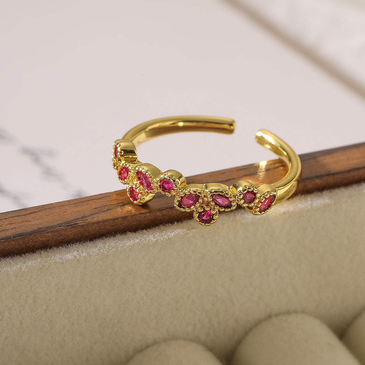 Anello Aperto Geometrico Minimalista da Donna in Rame con Zirconi Micro-Pavé