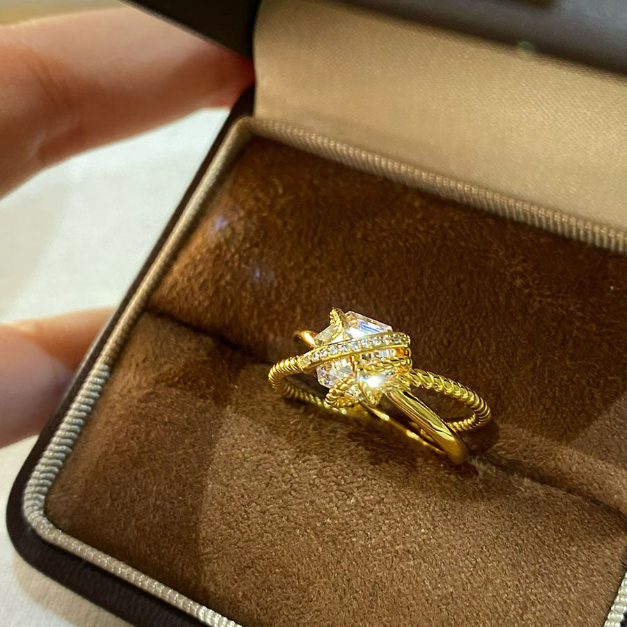 Elegante Anillo Minimalista de Cobre con Incrustaciones de Zirconia Diseño Geométrico Cruzado para Mujer Atuendo de Oficina de Moda