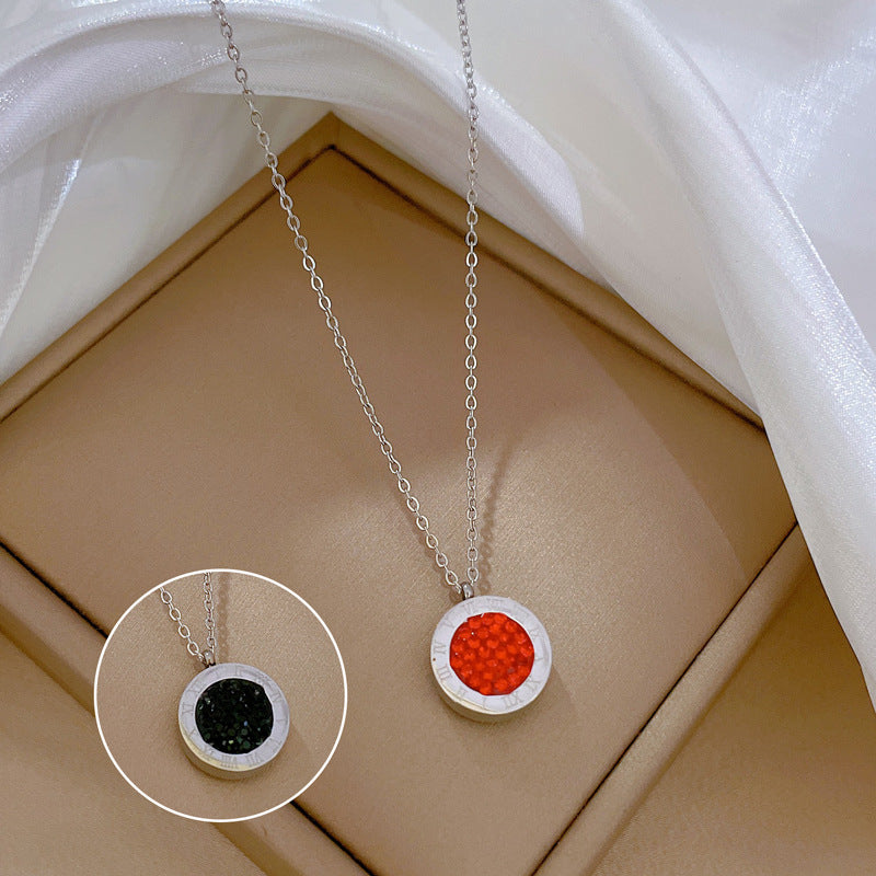 Collana Minimalista Romana a Doppio Lato in Acciaio al Titanio da Donna con Pendente Geometrico e Placcatura in Oro
