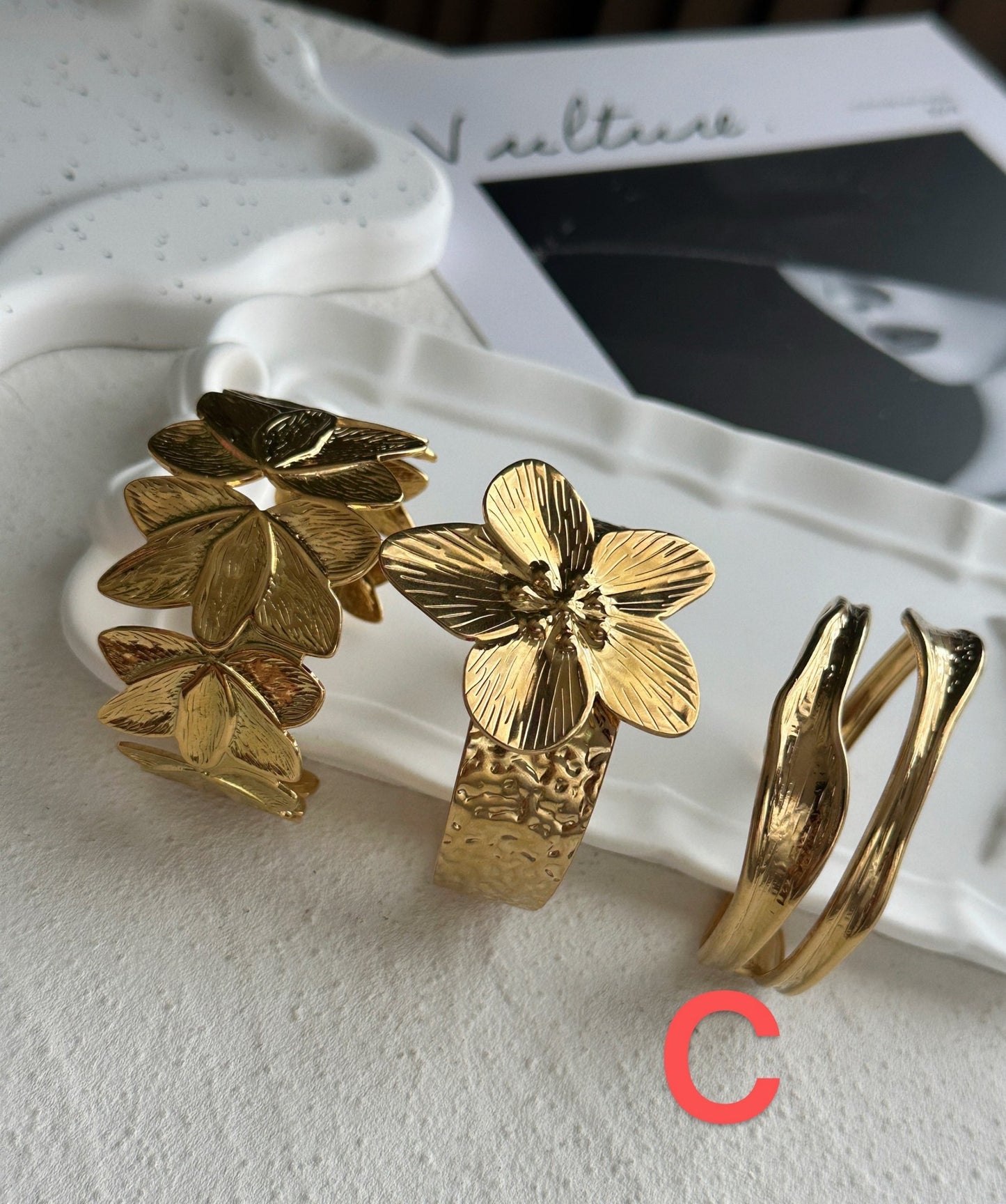 Vintage Elegant Geometric Floral Plated Stainless Steel Bracelet for Women
