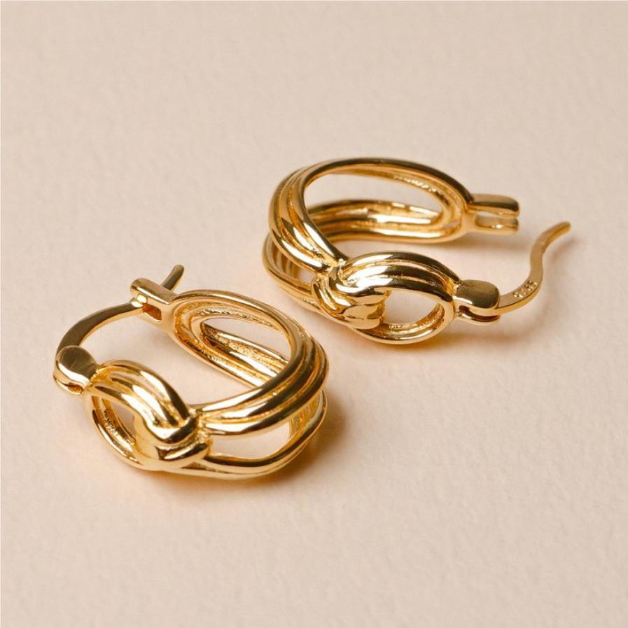 Aretes Geométricos Minimalistas con Letras en Plata de Ley 925 con Baño de Oro