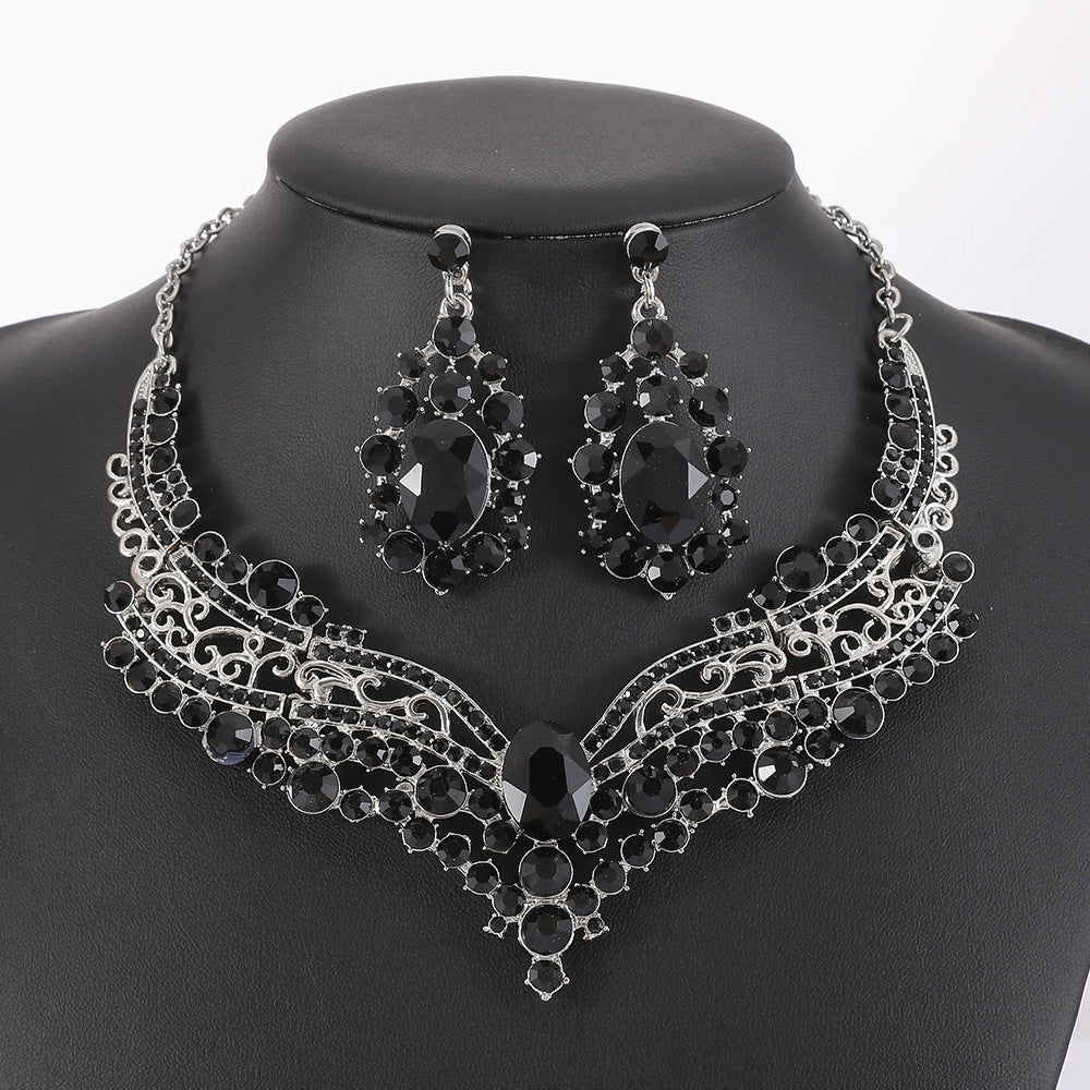 Elegant Floral Pattern Alloy Pendant Necklace Set with Rhinestone Inlay and Plated Finish for Women, O-Chain V-Neckline Design