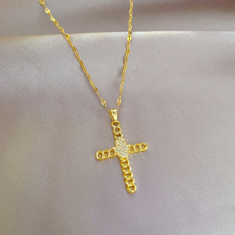 Collana Pendente a Croce Geometrica Esotica da Donna in Acciaio al Titanio con Intarsio di Zirconi e Placcatura in Oro