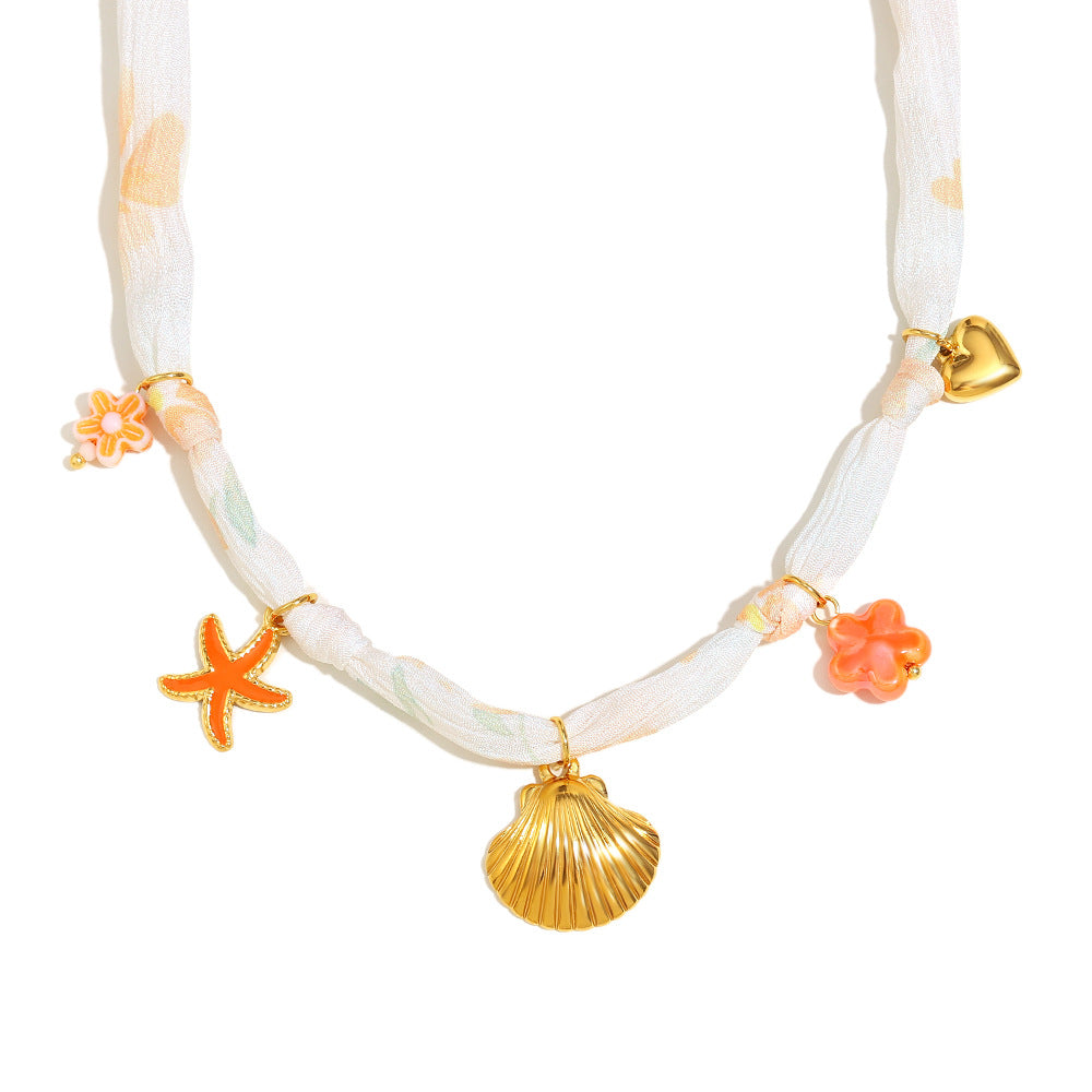 Elegante Collana con Ciondolo a Cuore in Acciaio Inossidabile, Placcatura in Oro 18K e Intarsio in Conchiglia Naturale, da Donna