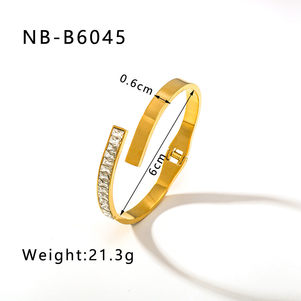 Bracciale Minimalista a Stella in Acciaio Inox con Intarsio di Strass, Motivo a Griglia Geometrica e Placcatura in Oro 18K