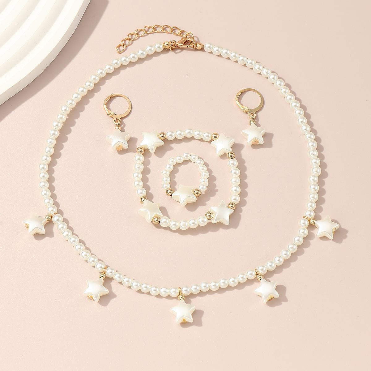 Set collana per bambini minimalista con cuore e farfalla in perle, design con perline e catena a sfere rotonde