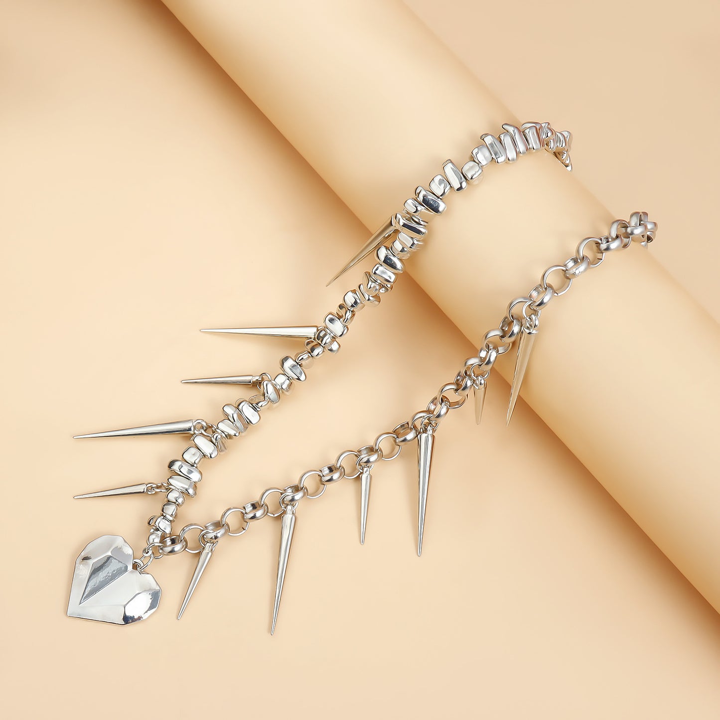 Fashionable Irregular Beaded Heart-Shaped Titanium-Look Alloy Pendant Necklace for Women with Plated Finish and Clavicle Chain Style