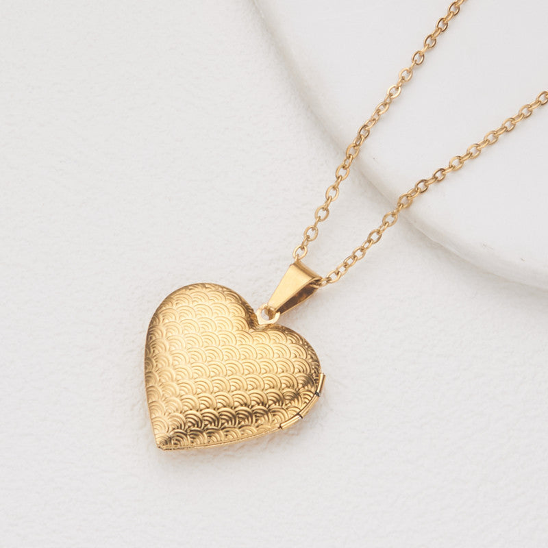 Natural Style Heart-Shaped Opening Photo Frame Necklace in Stainless Steel with Polished Titanium Steel Pendant