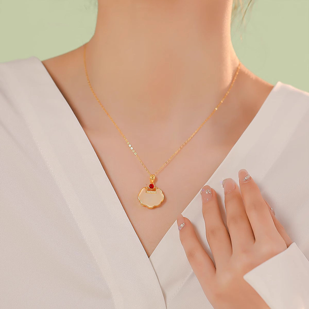Collana con ciondolo a forma di lucchetto in oro placcato rame a forma di fiore minimalista per uomo e donna con catena a O in acciaio al titanio