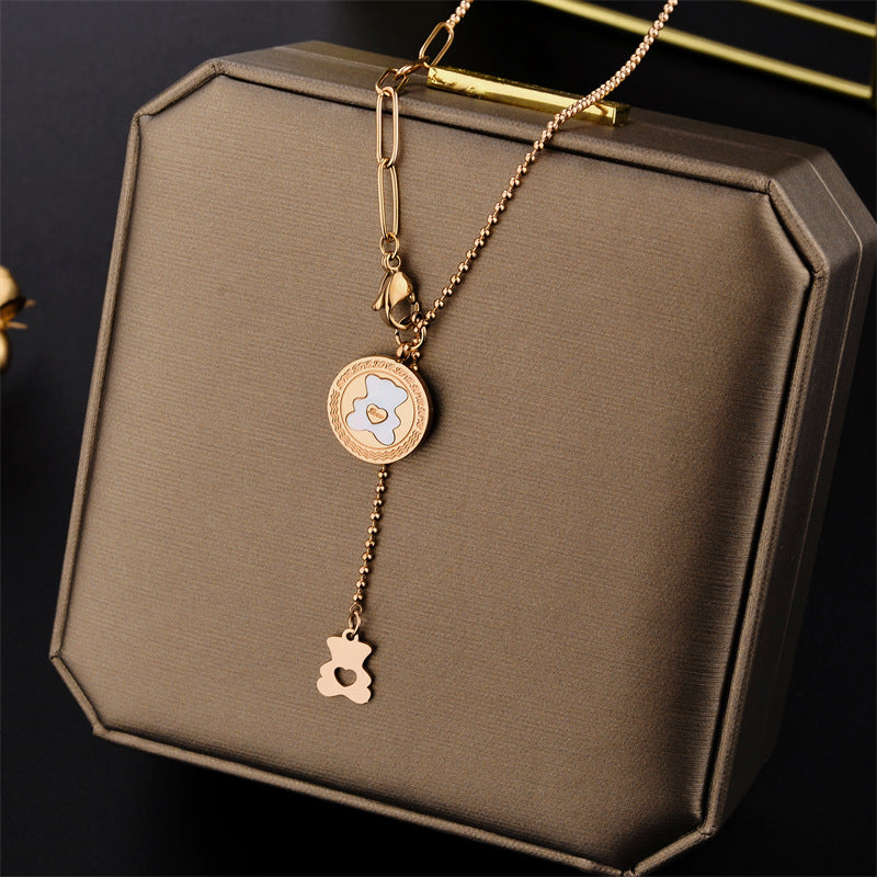 Collar de cadena con colgante de oso de dibujos animados para mujer en acero titanio con acabado chapado, cadena de clavícula minimalista con forma de animal