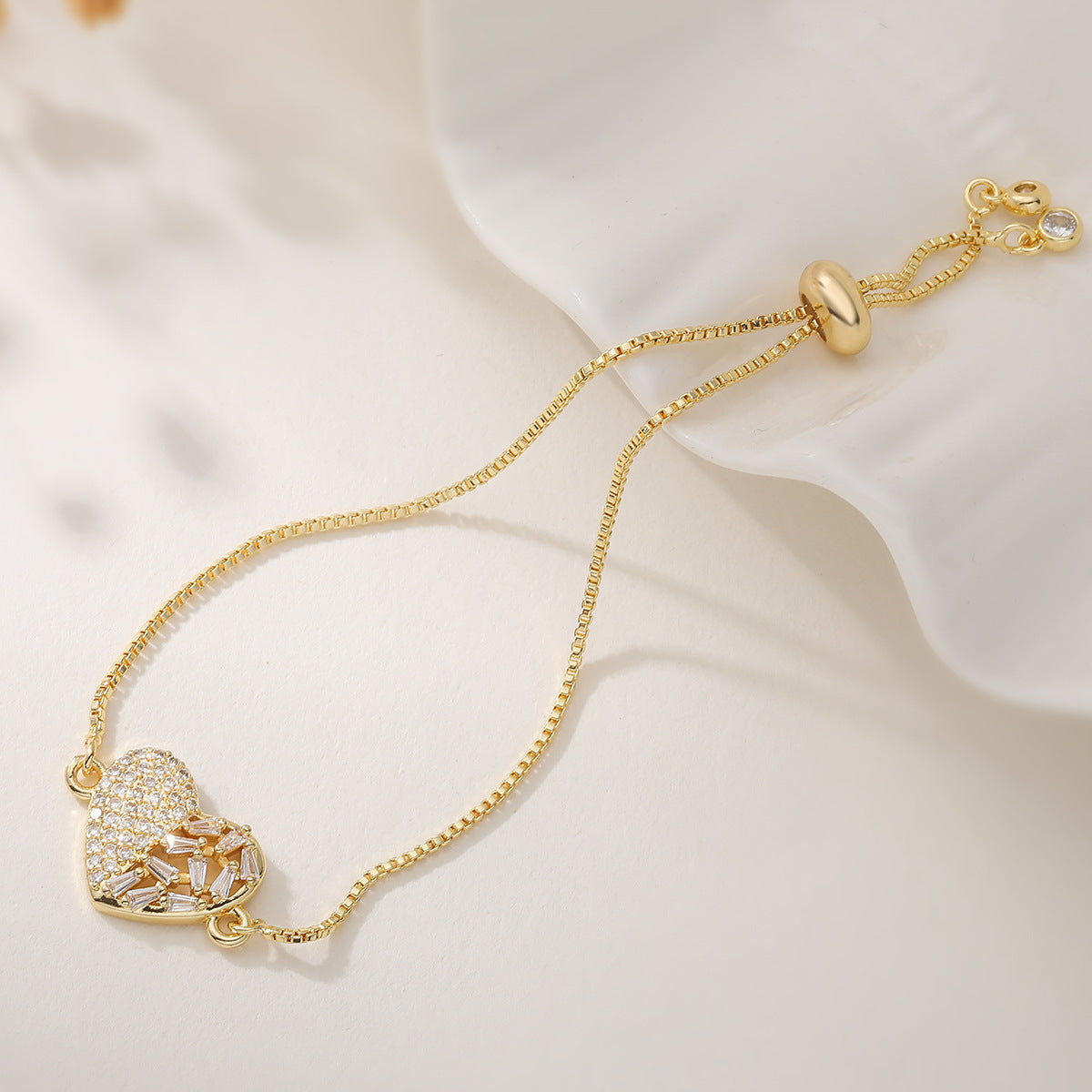 Minimalist Luxury 18K Gold Plated Brass Heart Bracelet with Cubic Zirconia for Women