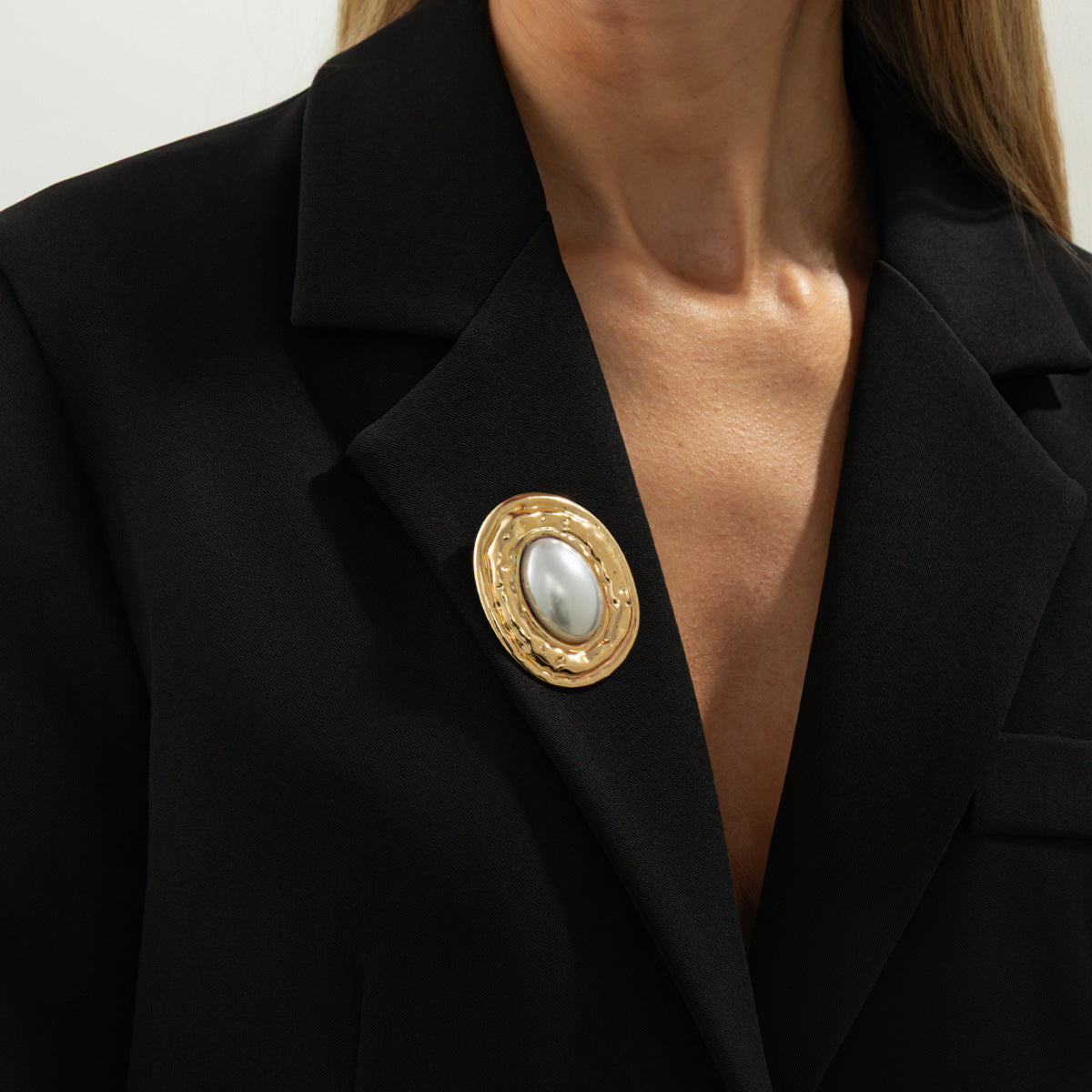 Elegant Plated Alloy Geometric Floral Brooch for Women