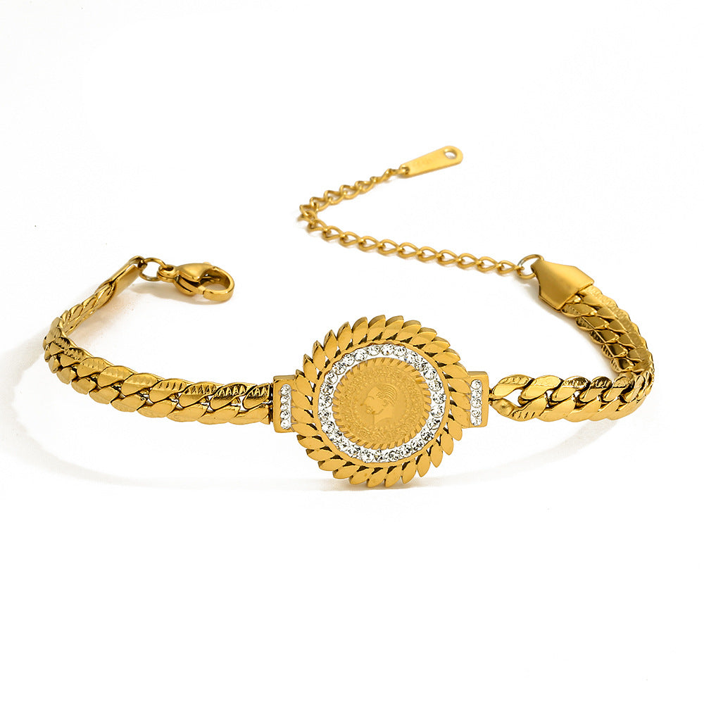 Vintage-Style Geometric Round Pendant Necklace in Titanium Steel with Plated Finish for Women