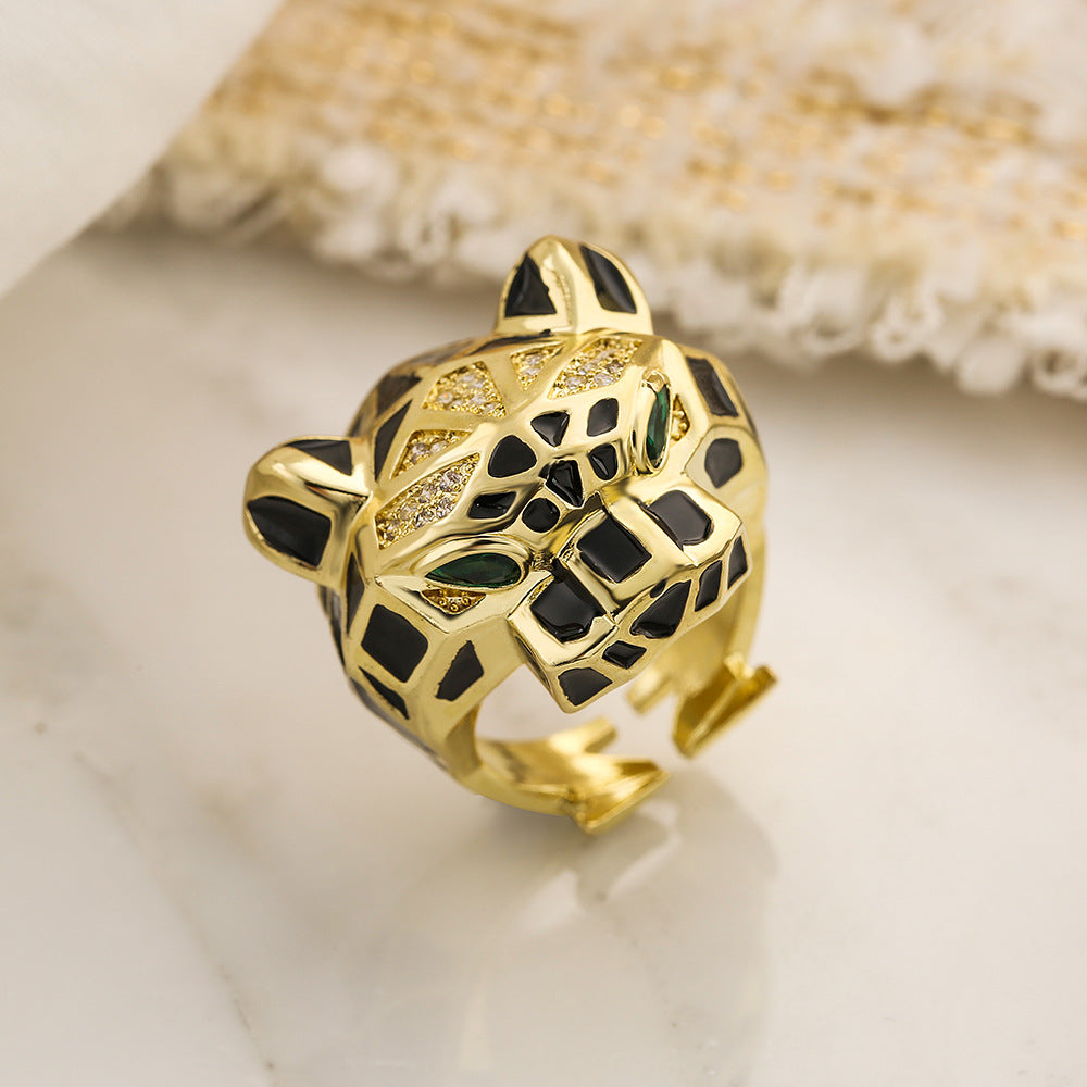 Anello da donna minimalista a forma di leopardo in rame con zirconia micro-pavé