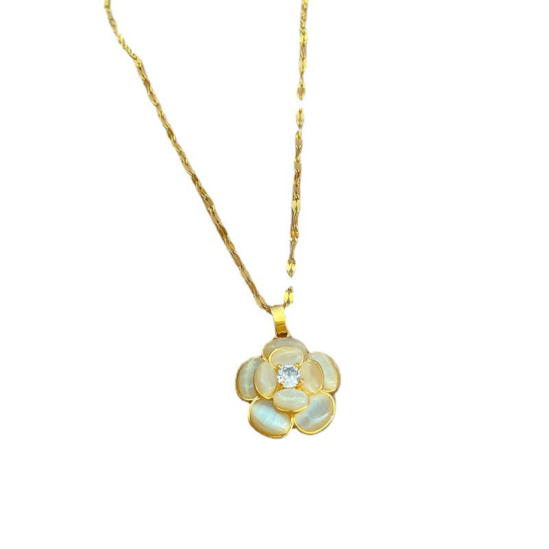 Luxury Exotic Geometric Star Clavicle Necklace in Titanium Steel with Rhinestone Inlay