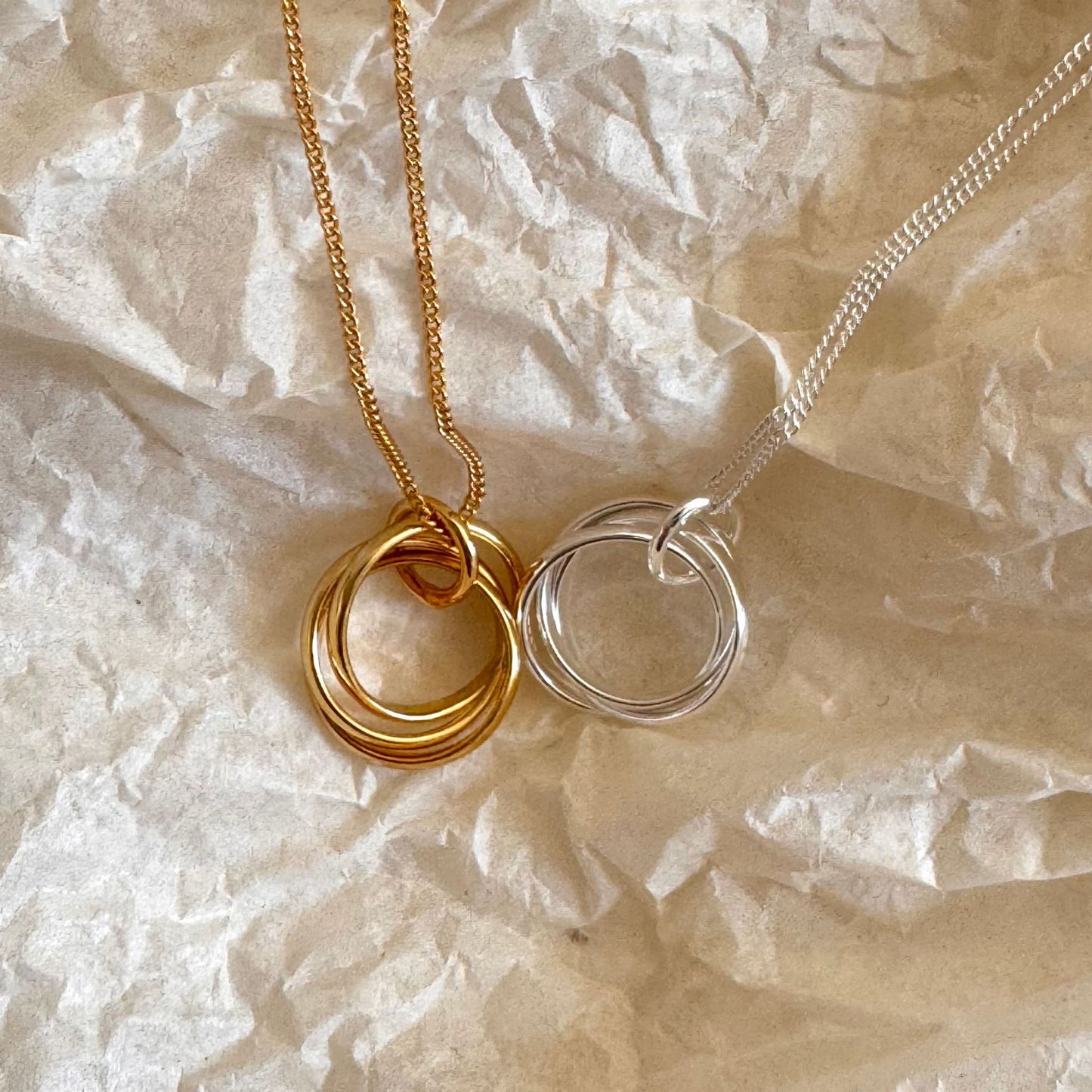 Collana Tonda Geometrica Minimalista in Argento Sterling 925 con Placcatura in Oro