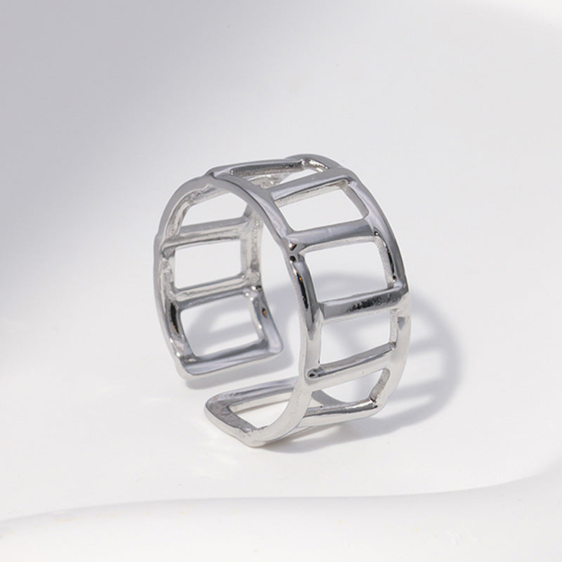 Minimalist Geometric Stainless Steel Ring with 18K Gold Plating for Women, Hypoallergenic and Fade-Resistant Fashion Jewelry