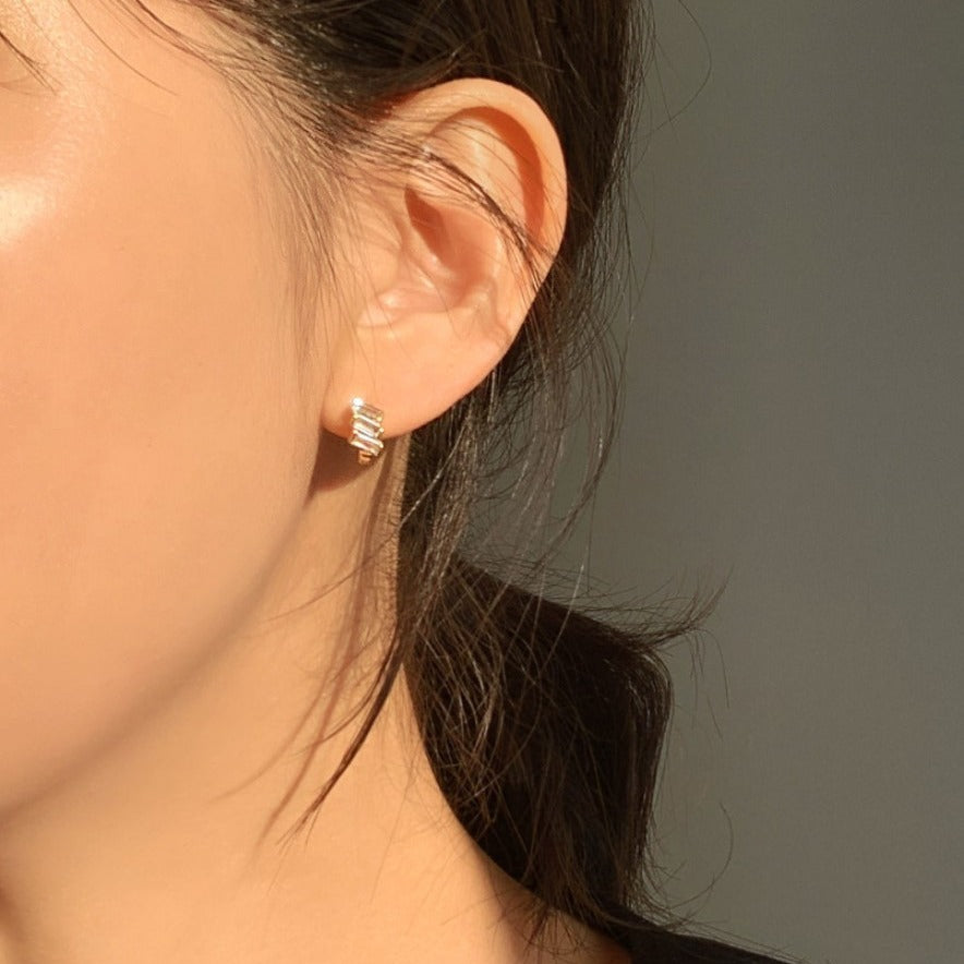 Pendientes minimalistas de plata de ley 925 con forma de gota de agua y incrustaciones de ópalo blanco para mujer