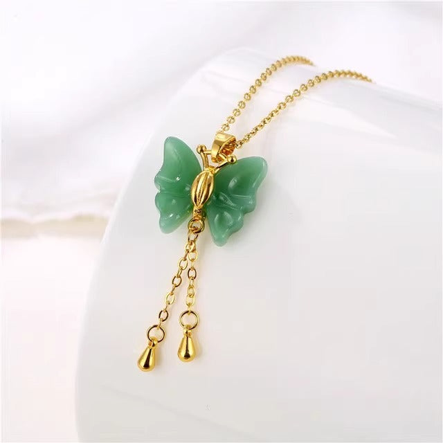 Collana con Ciondolo a Farfalla dal Design Originale per Donne e Uomini con Catena in Acciaio al Titanio e Ciondolo in Rame Placcato Oro