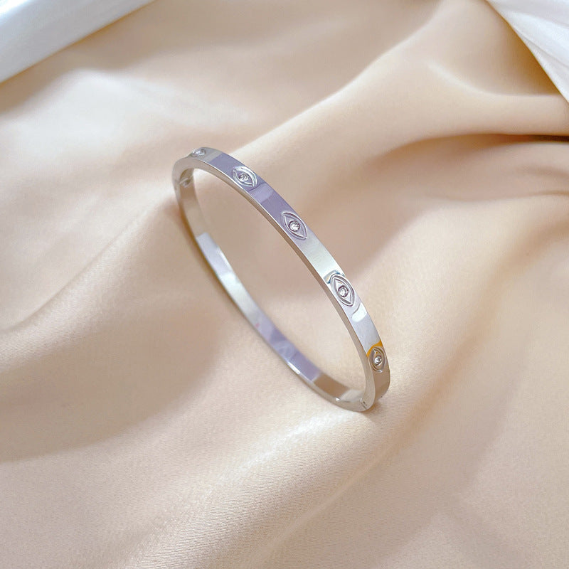 Bracciale Minimalista Vintage in Acciaio al Titanio con Accenti di Zirconi Marchesi
