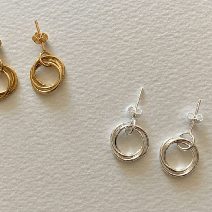 Pendientes de aro minimalistas de plata de ley 925 con forma de estrella y diseño de triple anillo hechos a mano para mujer