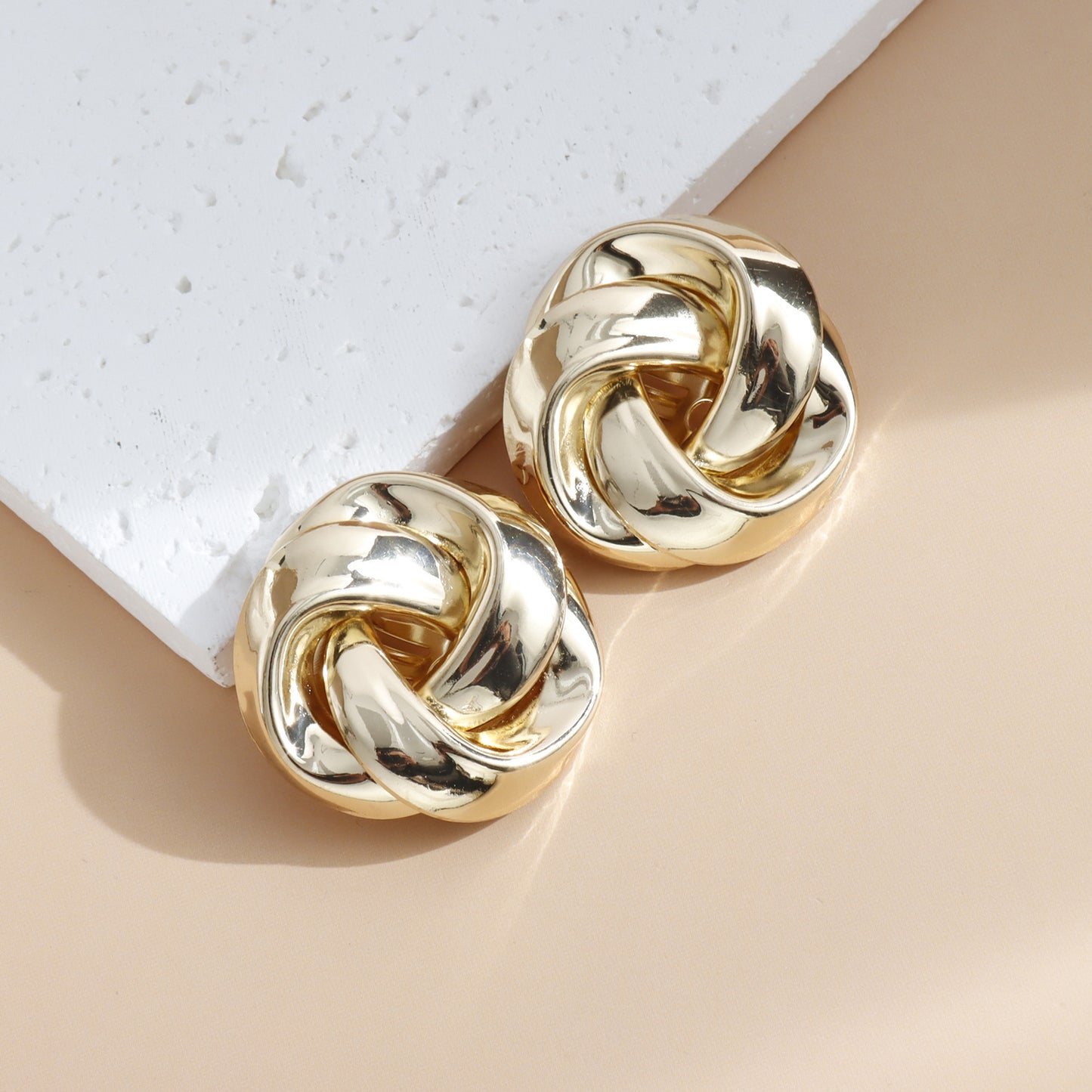 Vintage Elegant Round Geometric Plated Alloy Knot Ear Clip for Women