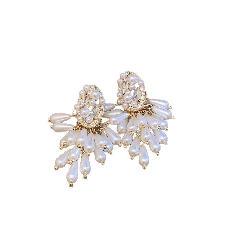 Eleganti Orecchini a Perno Ovali con Perle d'ispirazione Vintage e Accenti di Strass in Acciaio Placcato da Donna