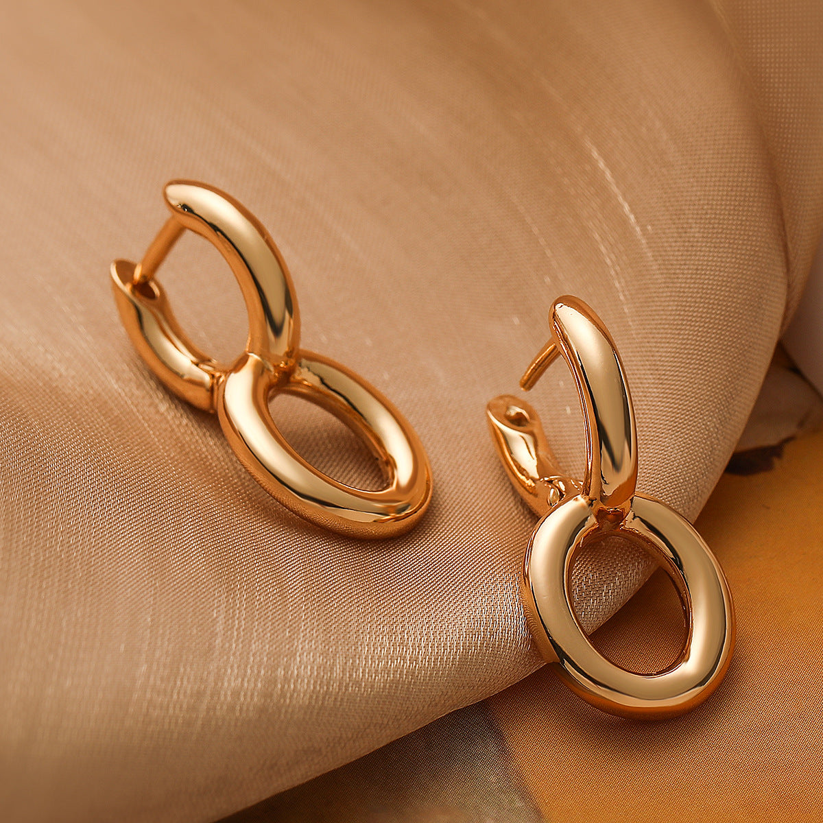 Orecchini da donna in rame placcato oro a forma di cuore, geometrici, minimalisti, con finitura liscia e lucida