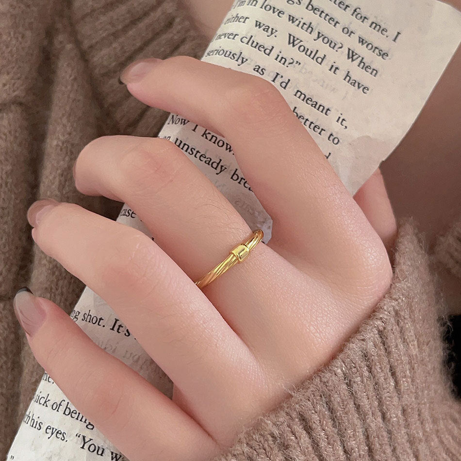 Minimalist Heart-Shaped 925 Sterling Silver Twisted Wire Ring with Geometric Faceted Detail for Women
