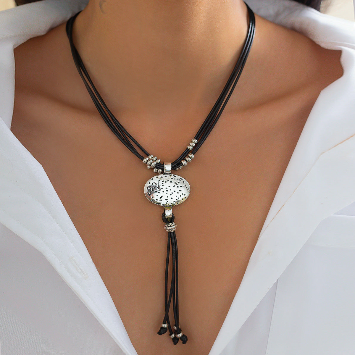Collana Girocollo con Ciondolo Inciso Geometrico Stile Hip Hop da Donna con Ciondolo in Lega e Finitura Elettroplaccata