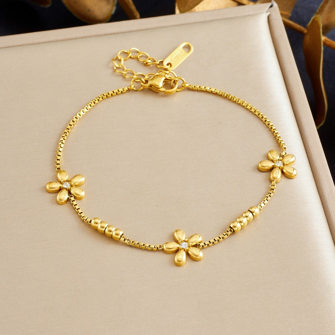 Gold Plated Stainless Steel Floral Rhinestone Beaded Pendant and Chain Jewelry Set for Women