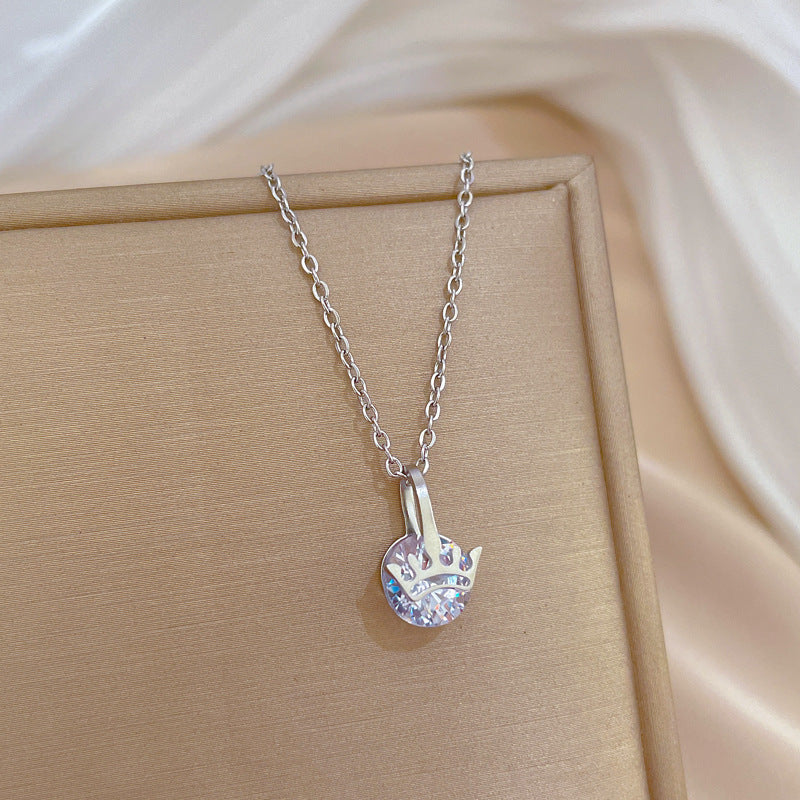 Collana da Donna Minimalista con Pendente a Corona in Acciaio al Titanio e Strass, Catena alla Clavicole alla Moda