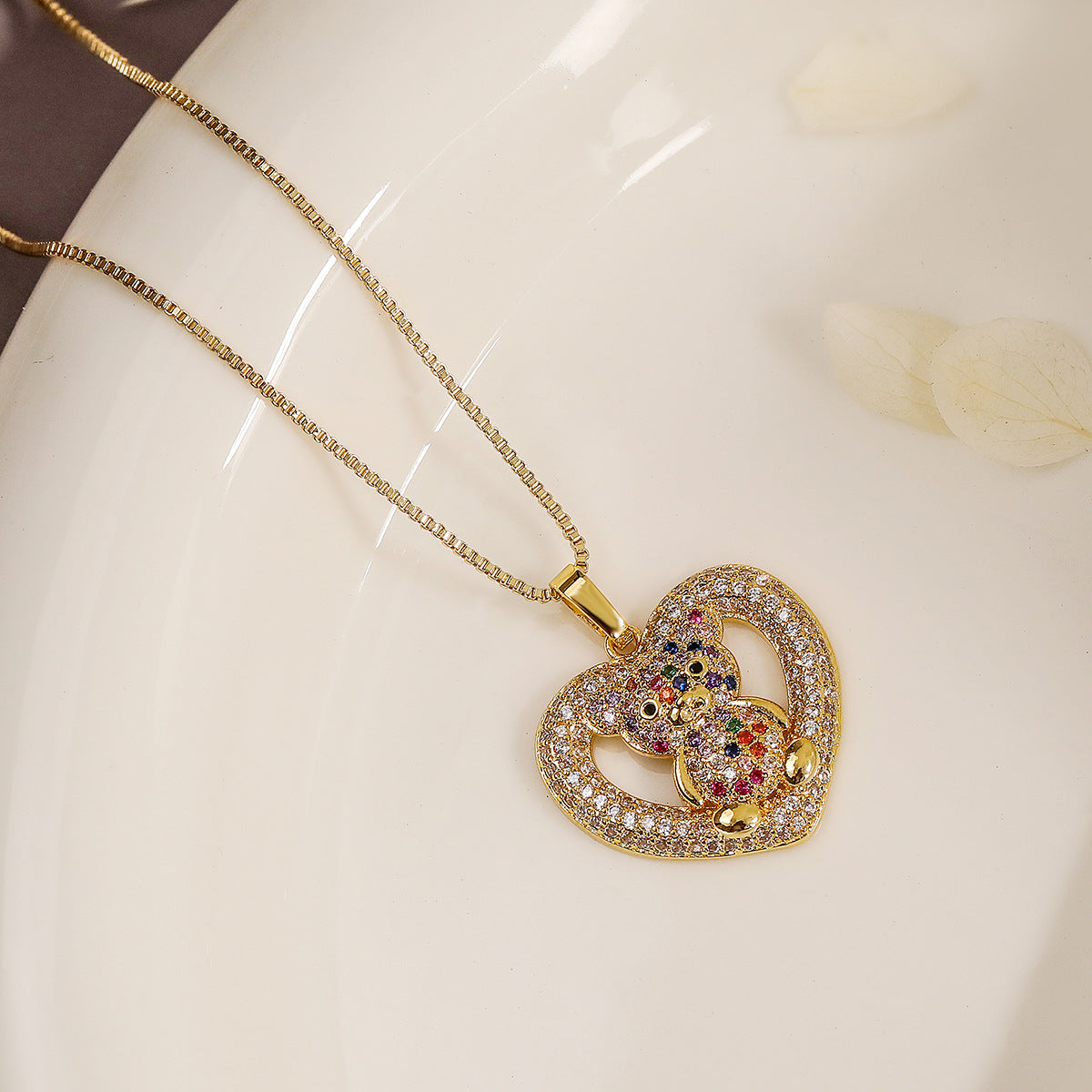 Minimalist Bear-Shaped Pendant Necklace for Women with Copper Base Plated in 18K Gold and Zircon Accents