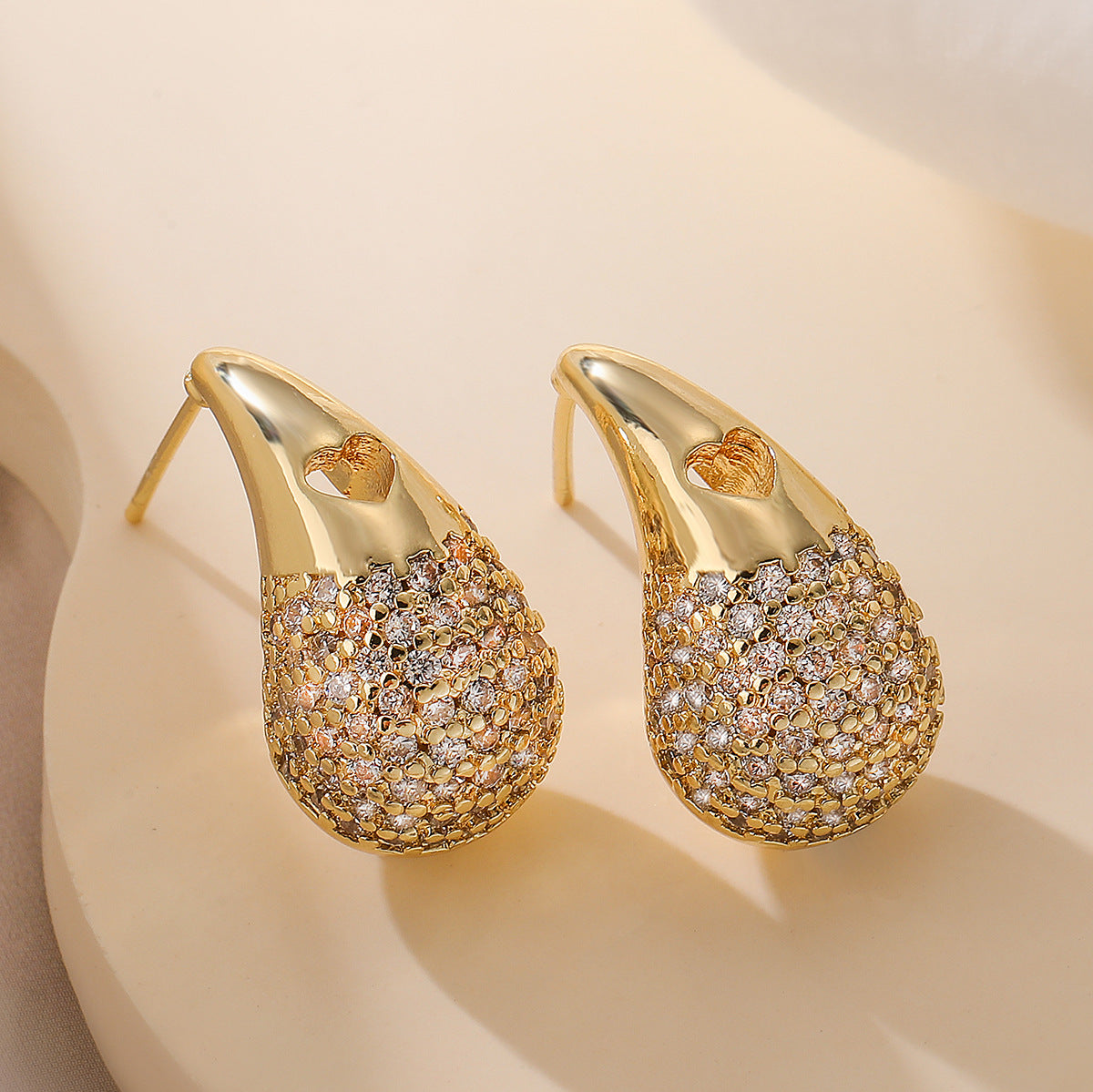 Orecchini a Goccia Minimalisti in Rame con Placcatura in Oro 18K e Dettagli in Zircone per Donna