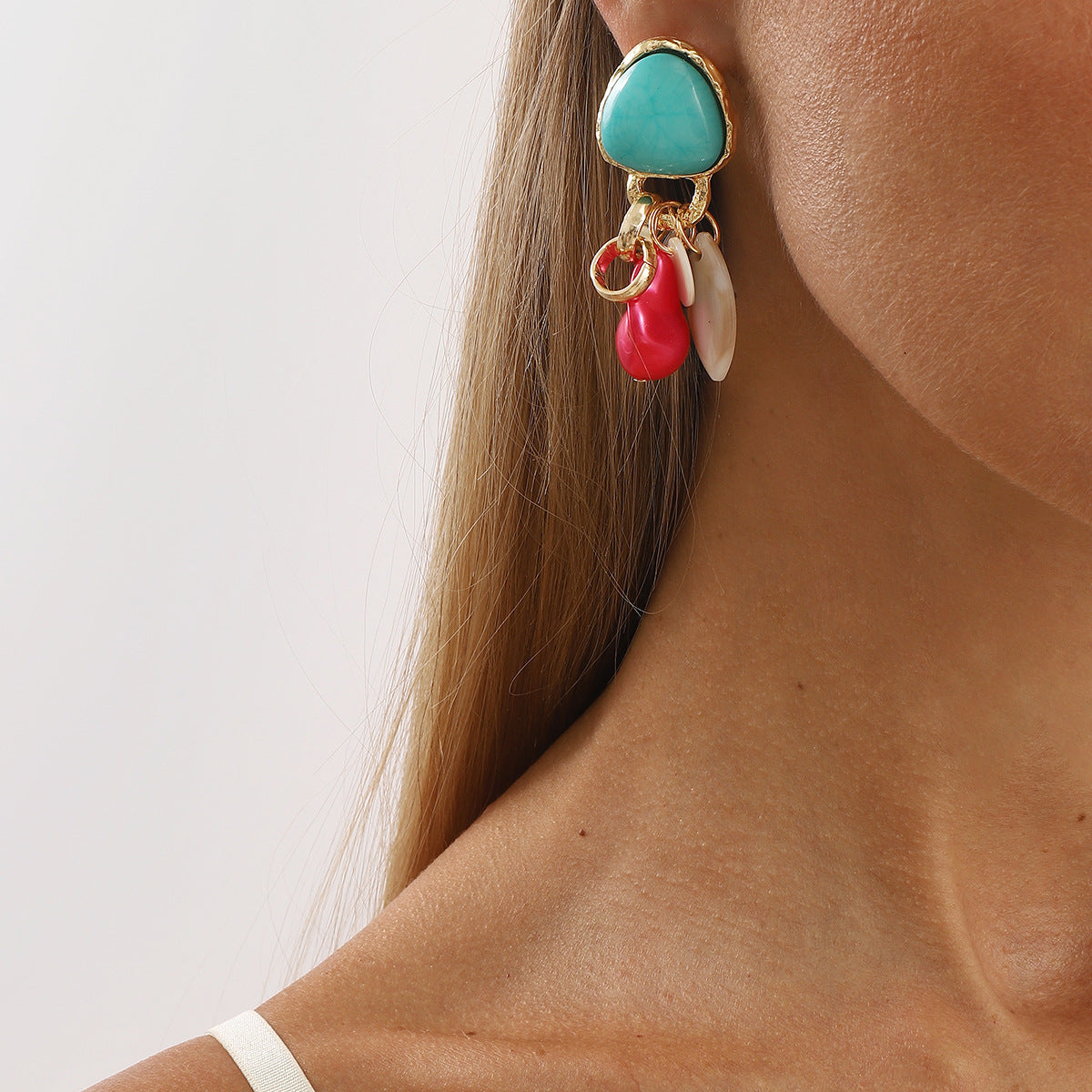 Pendientes de resina étnicos vintage geométricos con cuentas, detalles de perlas y acabado de esmalte para mujer