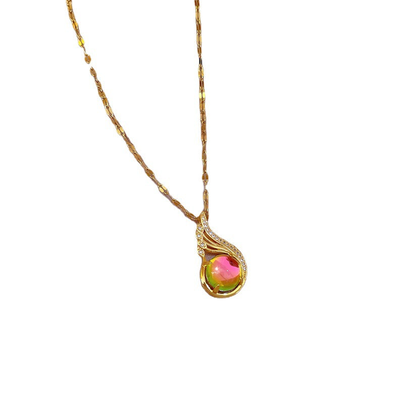 Collana con ciondolo geometrico in acciaio al titanio di lusso con strass micro-incastonati per donna, catena a clavicola con stile bohémien e motivo a stella