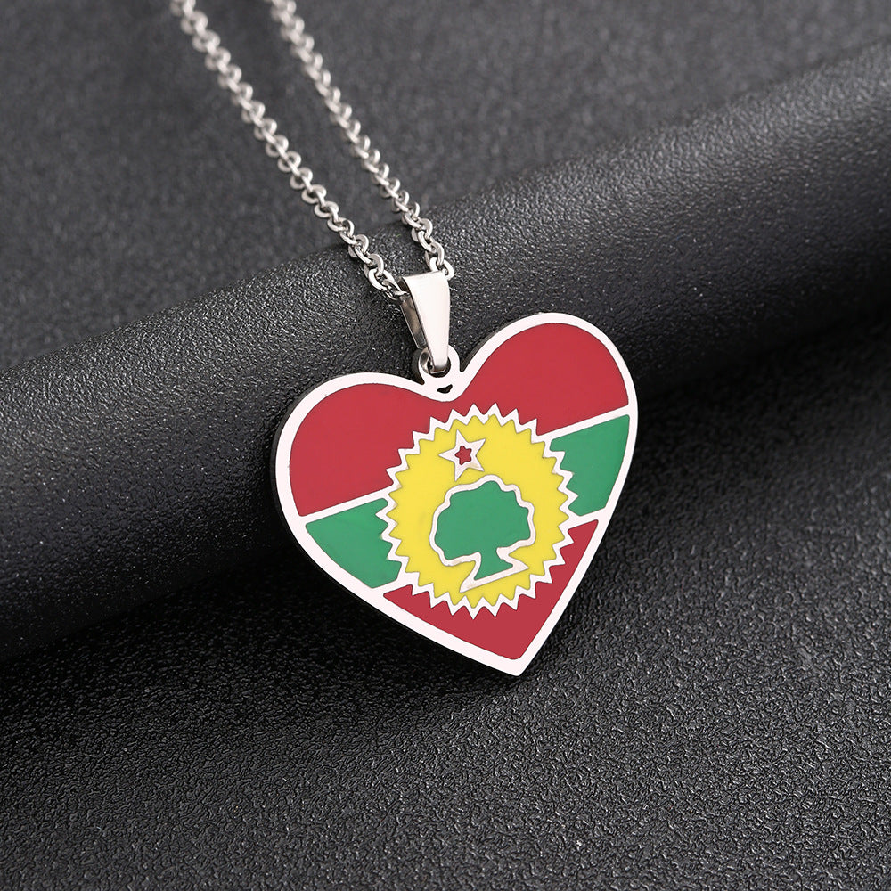 Collana Pendente Cuore in Smalto Stile Etnico in Acciaio Inossidabile con Ciondolo in Acciaio al Titanio su Catena O
