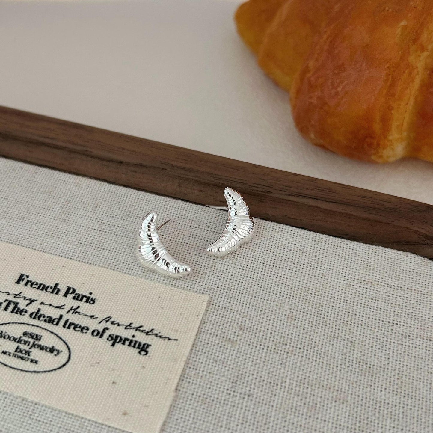 Orecchini a perno minimalisti a forma di corno in argento sterling 925 placcato oro
