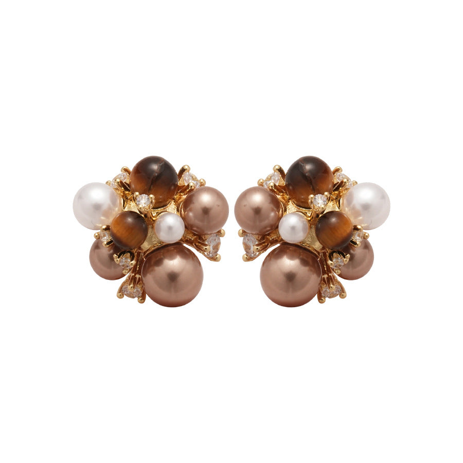 Orecchini pendenti floreali vintage con perle finte, intarsi in zircone e perno in acciaio inossidabile da donna