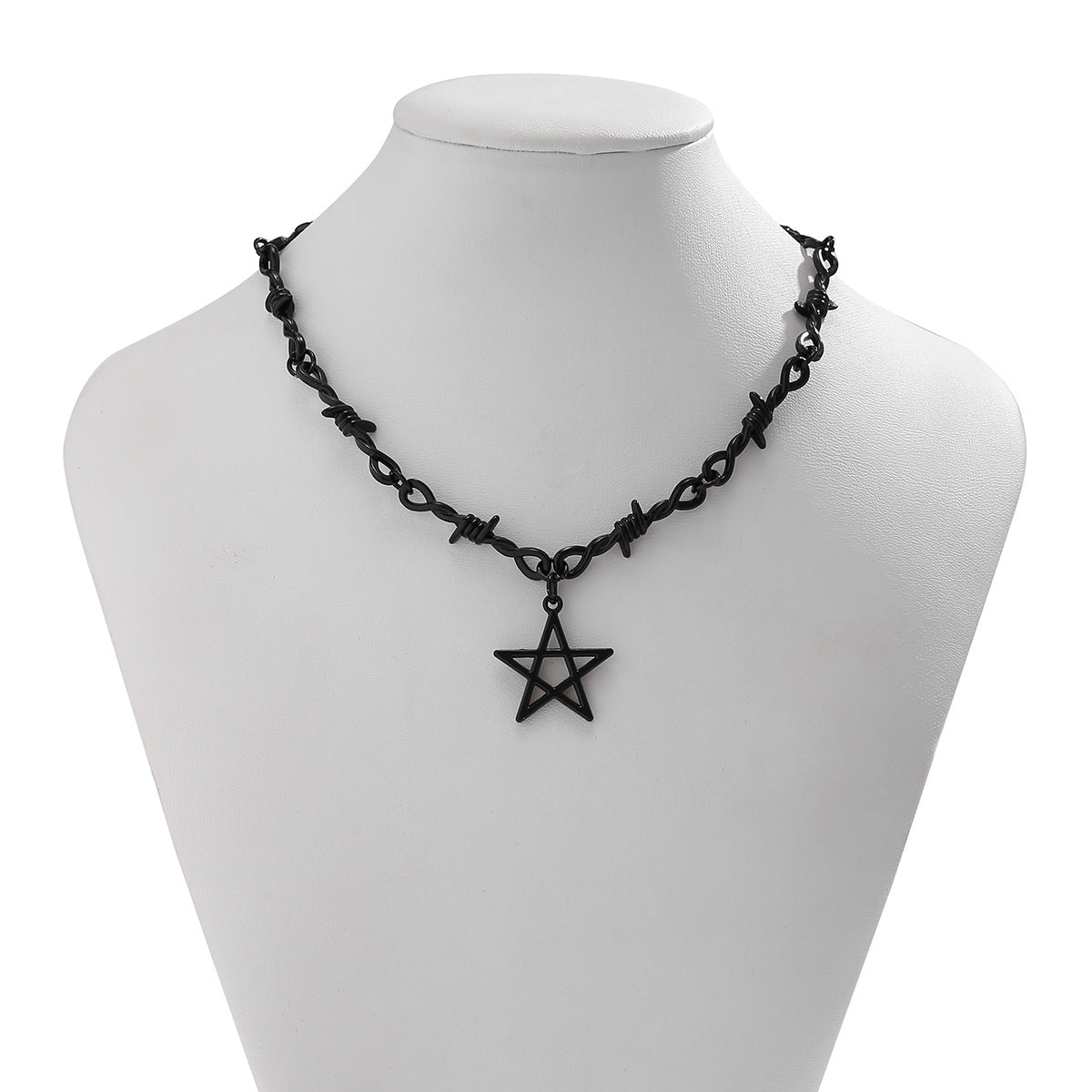 Collar con colgante de estrella de cinco puntas de estilo dulce y moderno para mujer con cadena de aleación de forma geométrica y acabado galvanizado