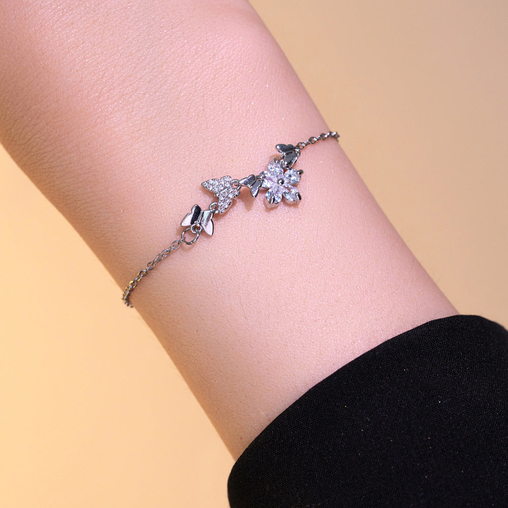 Bracciale Minimalista con Foglia Floreale in Acciaio al Titanio con Intarsi di Strass per Donna, Gioielleria di Lusso Placcata Ipoallergenica da Mano
