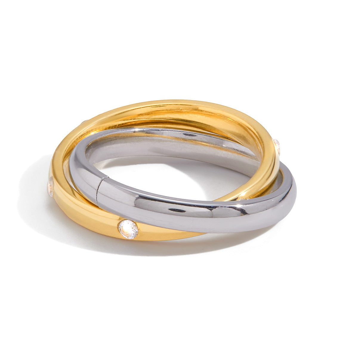 Anillo de acero de titanio con doble aro cruzado geométrico y circonitas incrustadas chapado para mujer