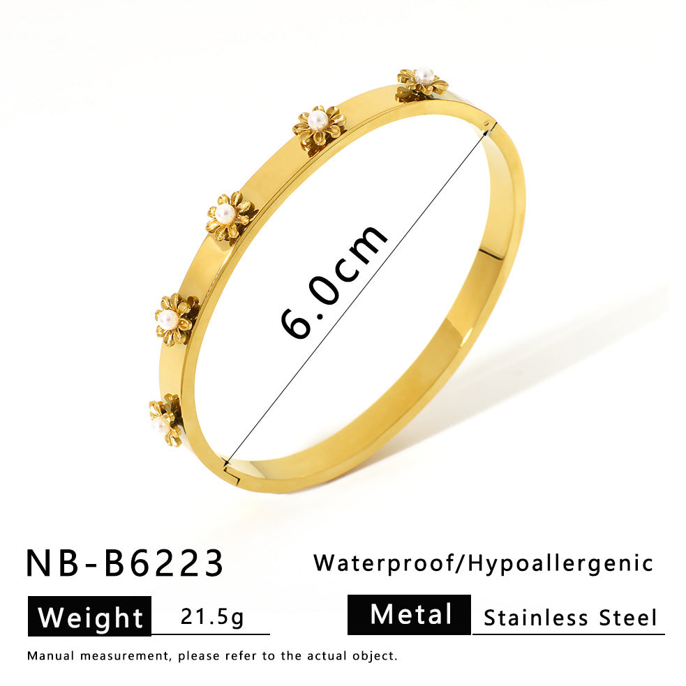 INS Style Geometric Flower-Shaped Polished Stainless Steel Bracelet with 18K Gold Plating Hypoallergenic