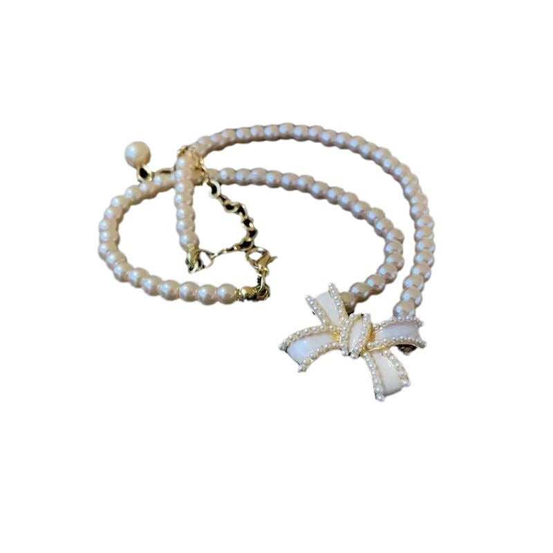 Collana Vintage con Fiocco e Perle per Donna, con Pendente in Lega e Catena impreziosita da Perle in Stile Dolce e Fresco