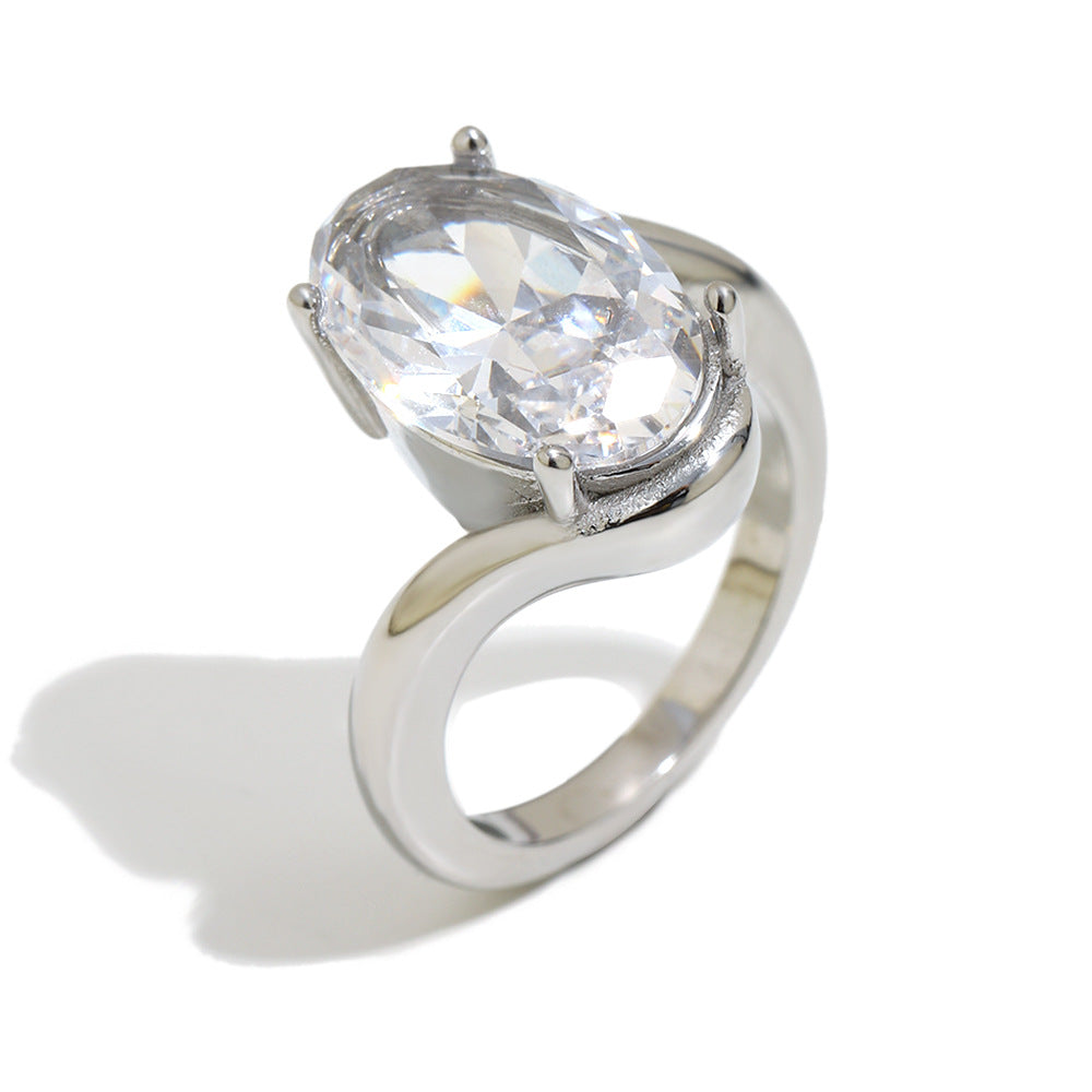 Anillo de lujo minimalista de circonita ovalada de acero inoxidable chapado en oro de 18 quilates para mujer