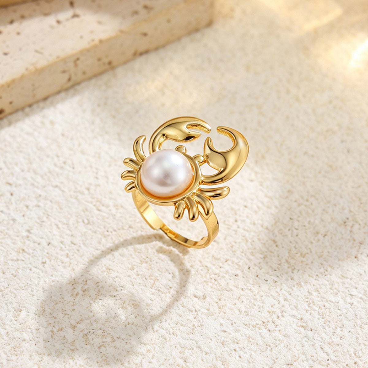 Casual PVD Stainless Steel Animal Shape Pearl Ring for Women
