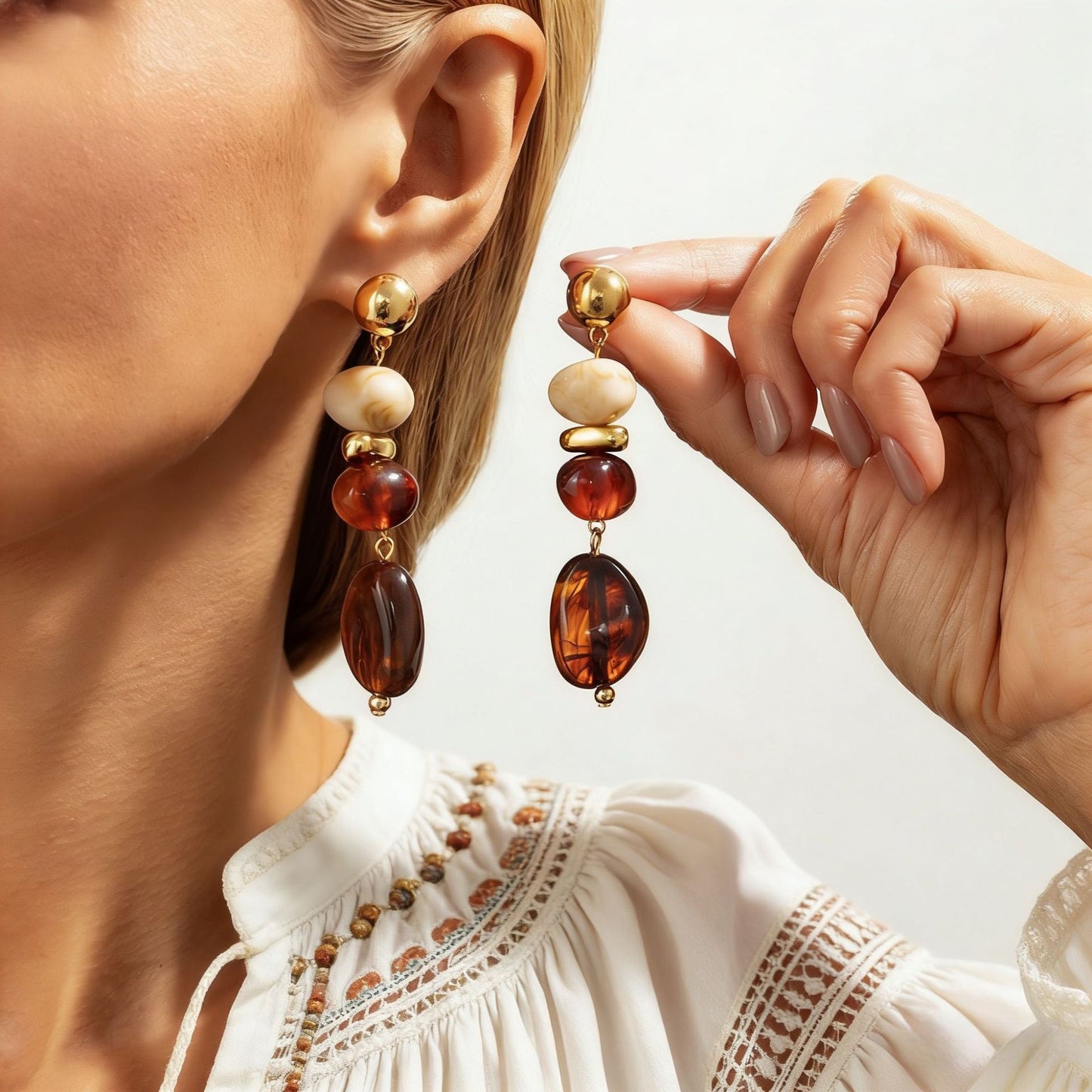 Orecchini Pendenti Vintage da Donna con Forme Geometriche Irregolari in Resina e Elementi Rotondi e Ovali Sfumati Ambra