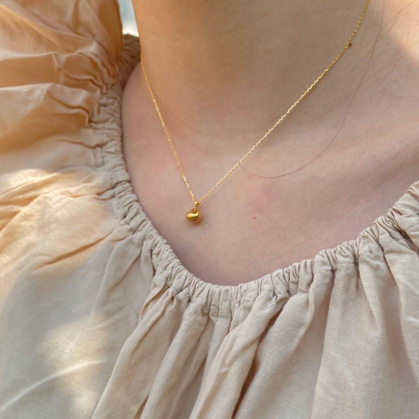 Collar con colgante de llave geométrica minimalista en plata de ley 925