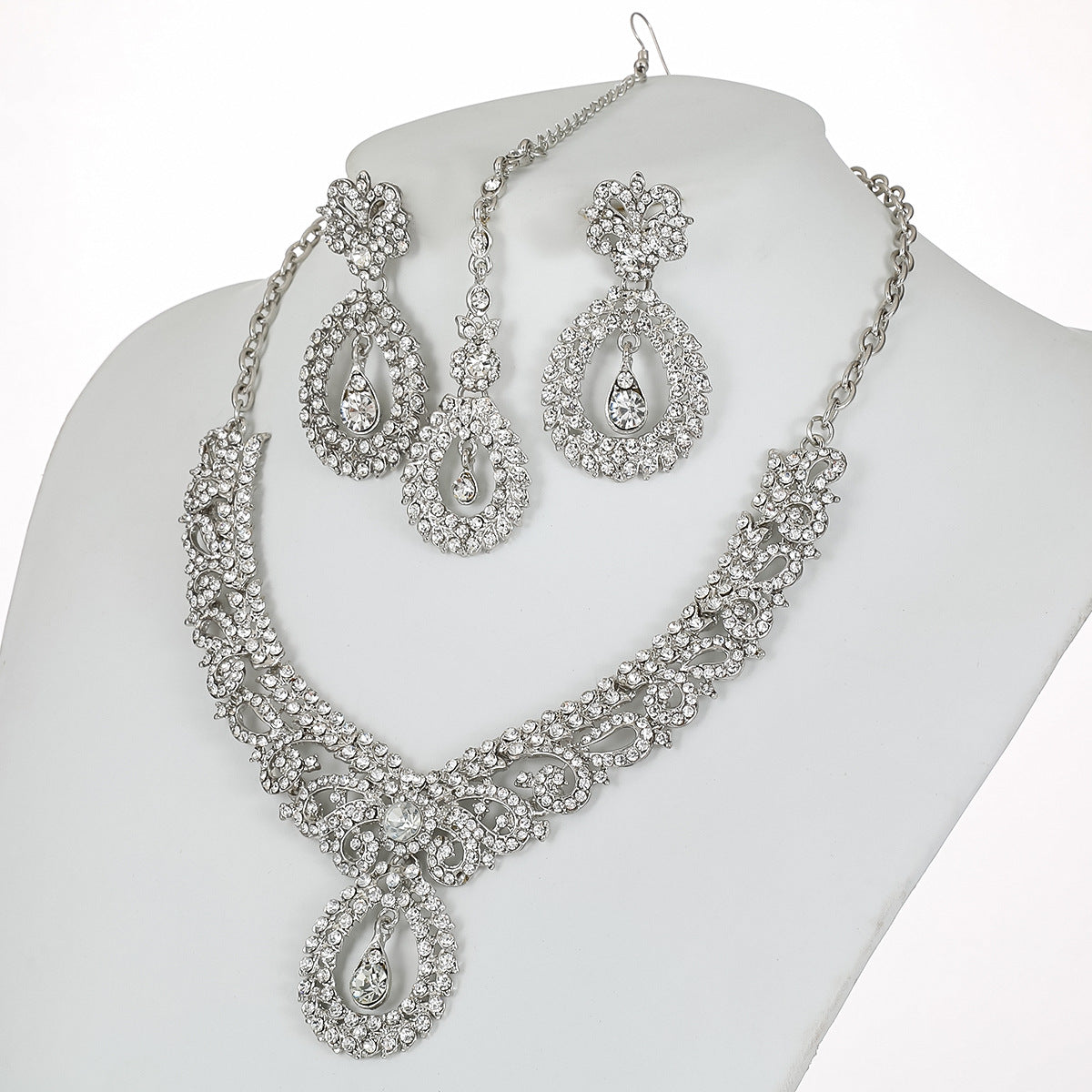 Exaggerated Vintage Alloy Necklace Set for Women with Plated Finish, Crystal Accents, and Clavicle Chain — Three-Piece Jewelry Set Including Earrings and Pendant