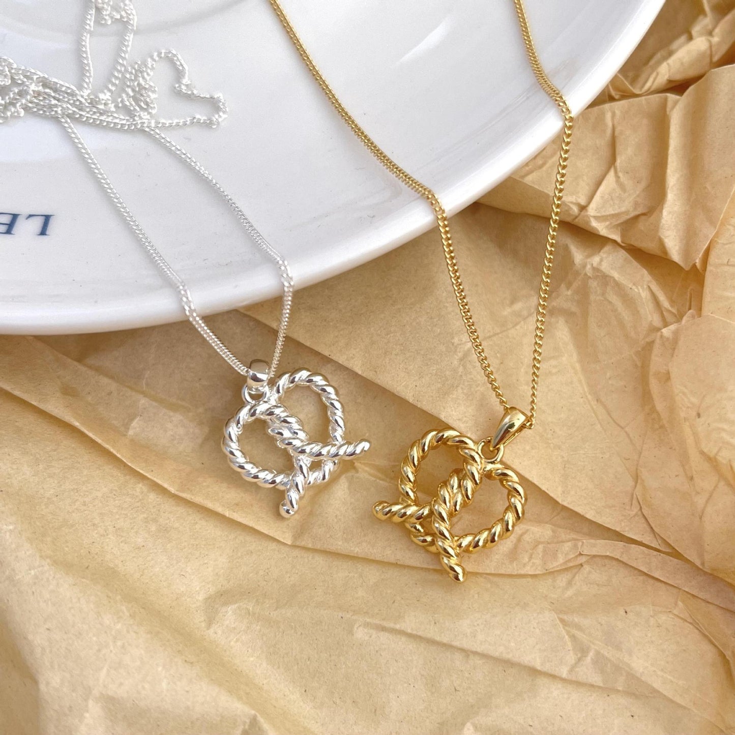 Minimalist Twisted Rope Heart Necklace in 925 Sterling Silver with Geometric Accent